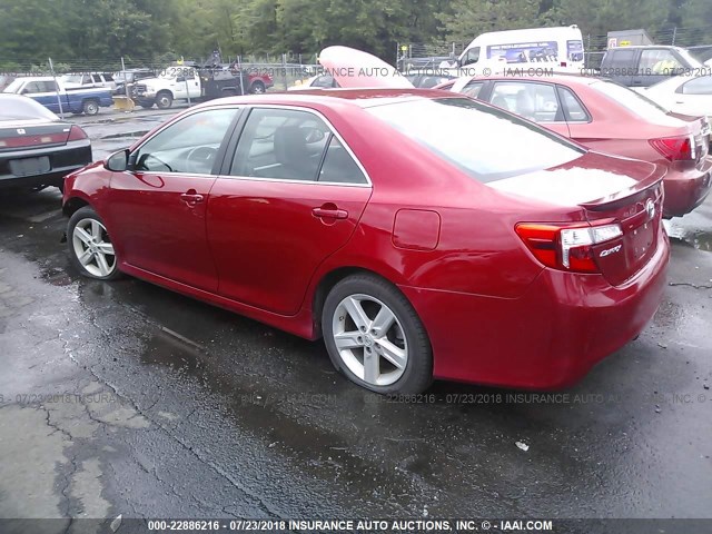 4T1BF1FK6CU591384 - 2012 TOYOTA CAMRY SE/LE/XLE წითელი ფოტო 3