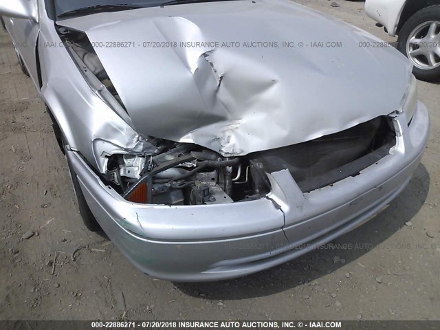 JT2BG22K210553399 - 2001 TOYOTA CAMRY CE/LE/XLE 银色 照片 6