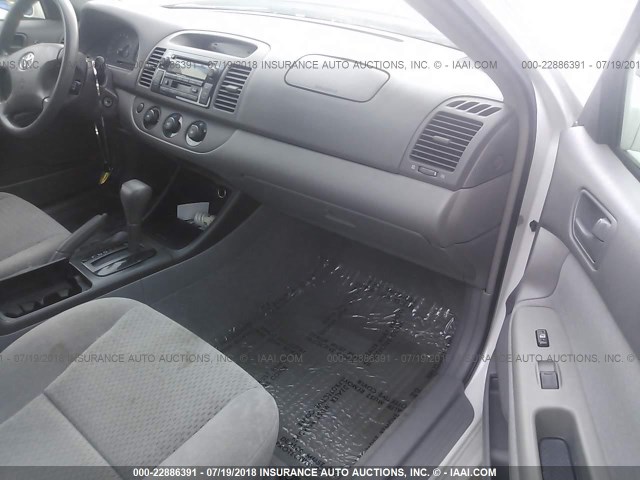 4T1BE32K42U072028 - 2002 TOYOTA CAMRY LE/XLE/SE Ağ foto 5