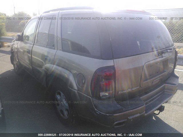 1GNDS13S032256590 - 2003 CHEVROLET TRAILBLAZER  BROWN photo 3