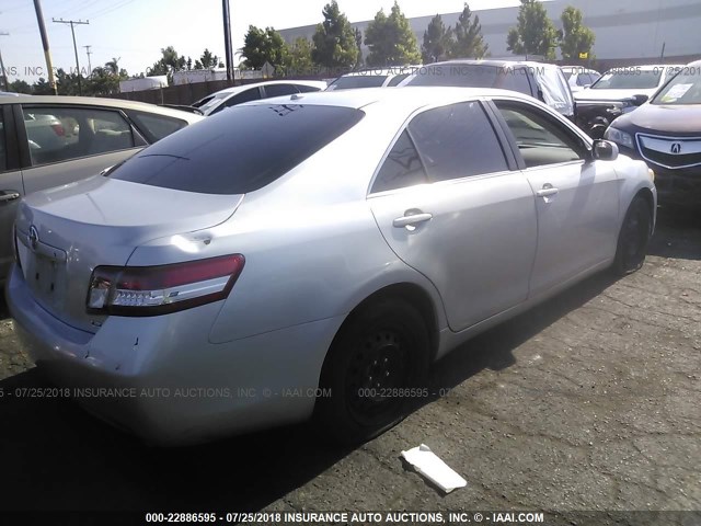 4T4BF3EK3AR083454 - 2010 TOYOTA CAMRY SE/LE/XLE ვერცხლისფერი ფოტო 4