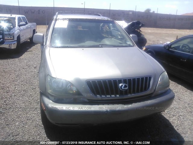 JT6GF10U3Y0061061 - 2000 LEXUS RX 300 TAN photo 6