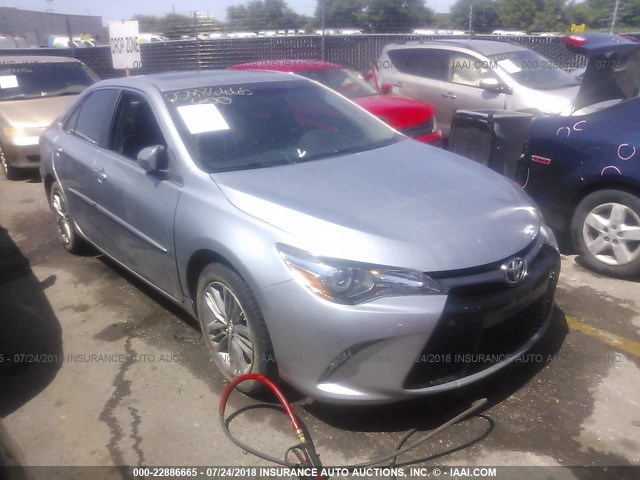 4T1BF1FK3FU492963 - 2015 TOYOTA CAMRY LE/XLE/SE/XSE SILVER photo 1