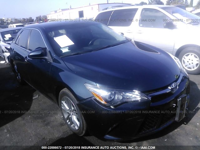 4T1BF1FK9GU212495 - 2016 TOYOTA CAMRY LE/XLE/SE/XSE 深蓝色 照片 1