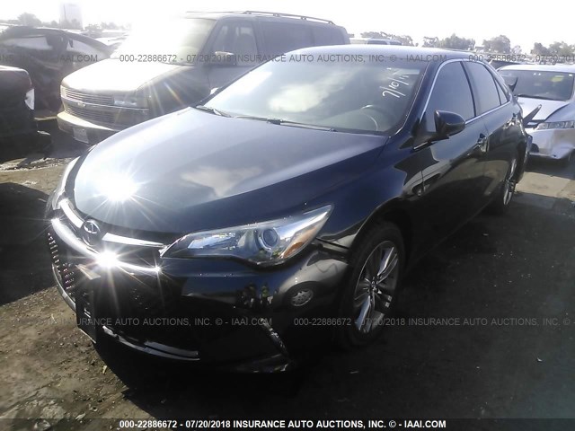 4T1BF1FK9GU212495 - 2016 TOYOTA CAMRY LE/XLE/SE/XSE 深蓝色 照片 2