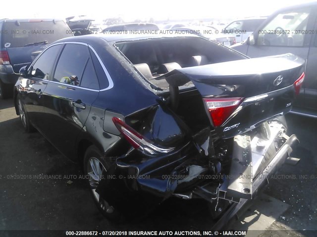 4T1BF1FK9GU212495 - 2016 TOYOTA CAMRY LE/XLE/SE/XSE 深蓝色 照片 3