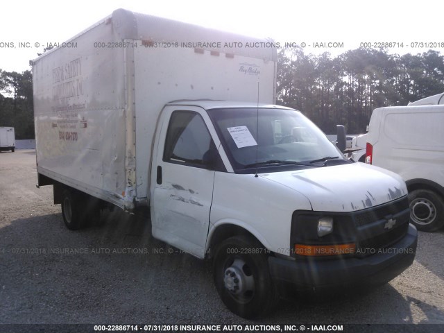 1GBHG31U261262305 - 2006 CHEVROLET EXPRESS G3500  WHITE photo 1