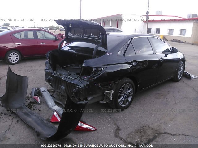 4T1BF1FKXFU889697 - 2015 TOYOTA CAMRY LE/XLE/SE/XSE BLACK photo 4