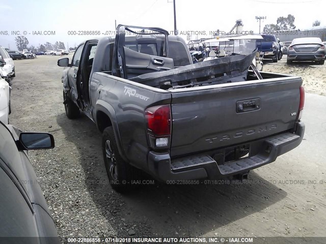 3TMBZ5DN2JM013090 - 2018 TOYOTA TACOMA DOUBLE CAB/SR5/TRD SPORT GRAY photo 3