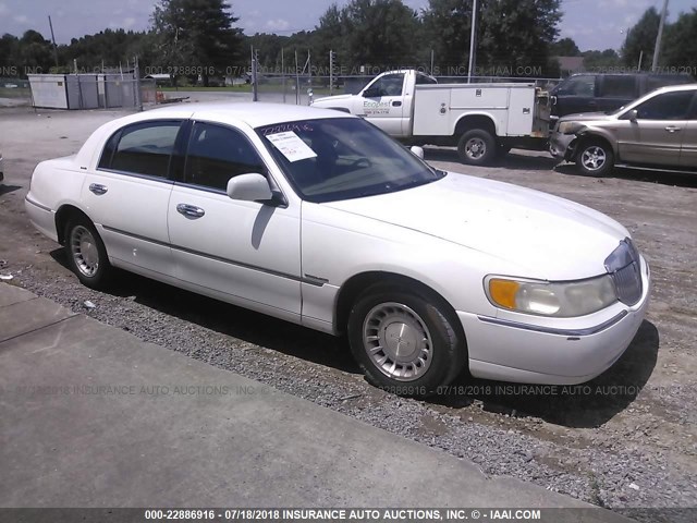 1LNHM81W5YY845024 - 2000 LINCOLN TOWN CAR EXECUTIVE WHITE photo 1