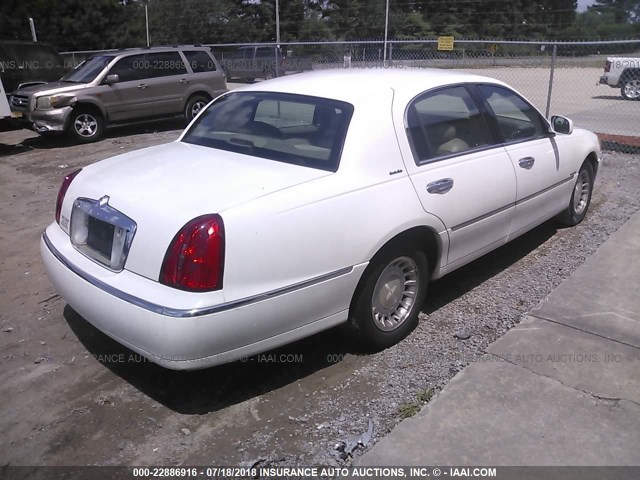 1LNHM81W5YY845024 - 2000 LINCOLN TOWN CAR EXECUTIVE WHITE photo 4