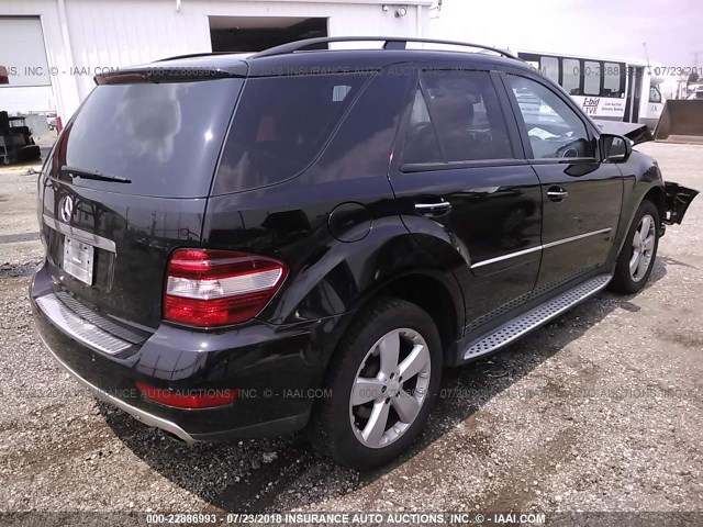 4JGBB86E89A497046 - 2009 MERCEDES-BENZ ML 350 BLACK photo 4