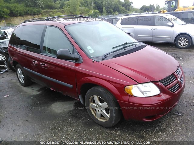 1D4GP45R15B313078 - 2005 DODGE CARAVAN SXT RED photo 1