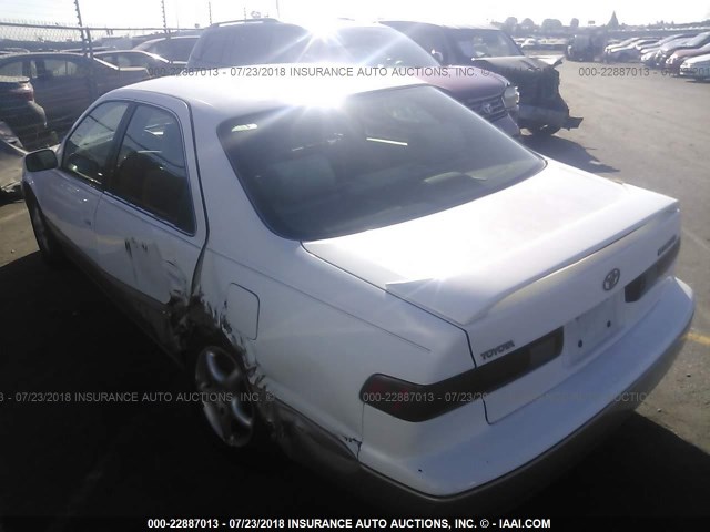 4T1BG22KXXU863045 - 1999 TOYOTA CAMRY CE/LE/XLE 白色 照片 3