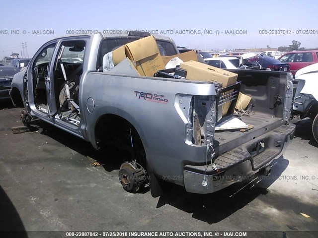 5TFEM5F15AX016758 - 2010 TOYOTA TUNDRA CREWMAX SR5 SILVER photo 3