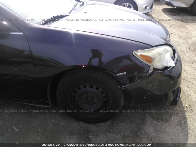 JTDBE32K820126412 - 2002 TOYOTA CAMRY LE/XLE/SE Bənövşəyi foto 6