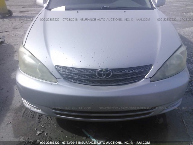 4T1BE32KX2U016837 - 2002 TOYOTA CAMRY LE/XLE/SE Gümüş foto 6