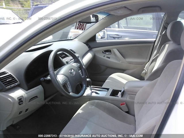 4T1BB3EKXAU124328 - 2010 TOYOTA CAMRY HYBRID WHITE photo 5