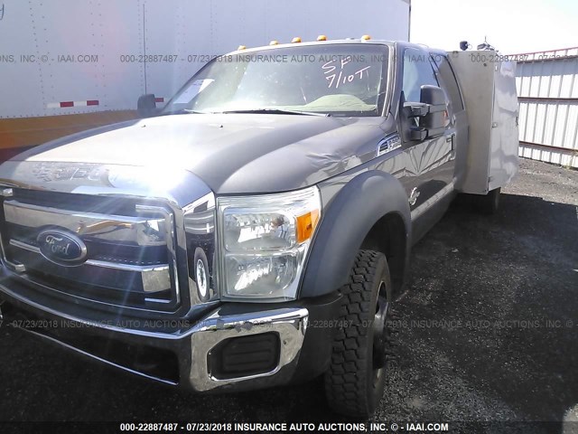 1FD0W5HT7BEA44590 - 2011 FORD F550 SUPER DUTY GRAY photo 2