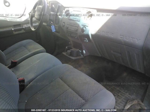 1FD0W5HT7BEA44590 - 2011 FORD F550 SUPER DUTY GRAY photo 5