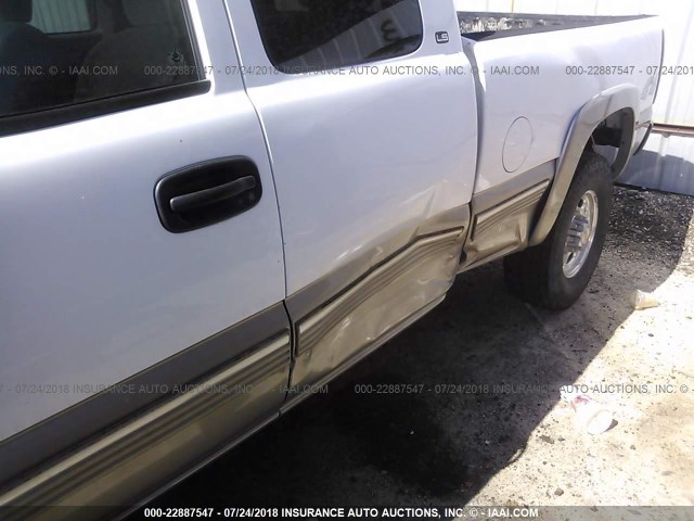 1GCGK29U6XE143252 - 1999 CHEVROLET SILVERADO K2500 WHITE photo 6