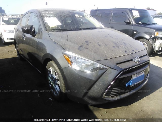 3MYDLBZV6GY129221 - 2016 TOYOTA SCION IA GRAY photo 1