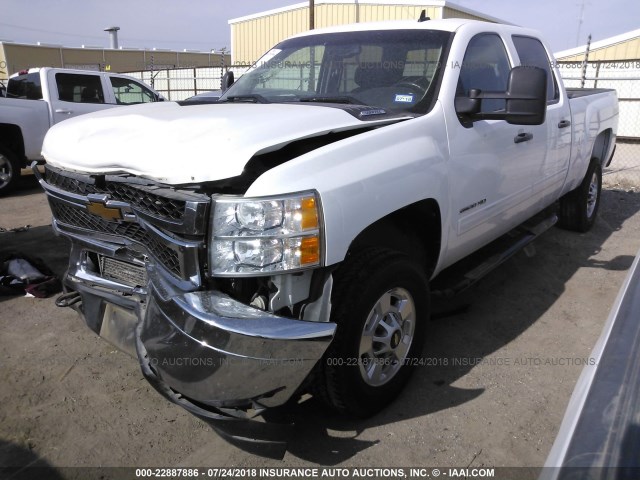 1GC1KXCG3DF230795 - 2013 CHEVROLET SILVERADO K2500 HEAVY DUTY LT WHITE photo 2