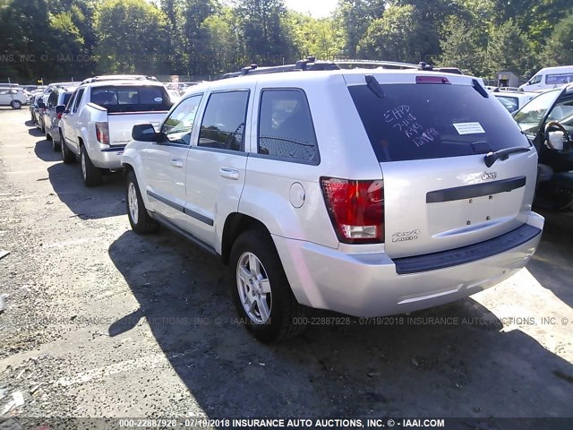 1J8GR48K77C582648 - 2007 JEEP GRAND CHEROKEE LAREDO/COLUMBIA/FREEDOM SILVER photo 3