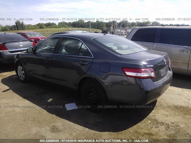 4T1BF3EK5BU606226 - 2011 TOYOTA CAMRY SE/LE/XLE GRAY photo 3