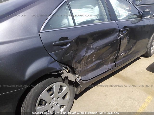 4T1BF3EK5BU606226 - 2011 TOYOTA CAMRY SE/LE/XLE GRAY photo 6