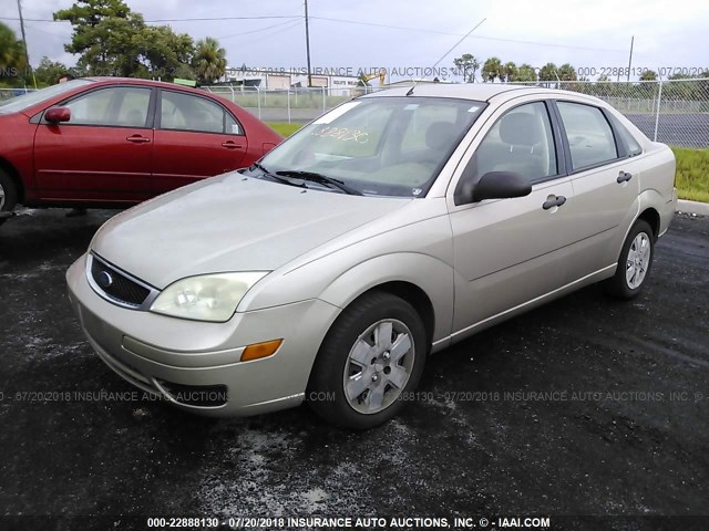 1FAFP34NX7W130782 - 2007 FORD FOCUS ZX4/S/SE/SES TAN photo 2