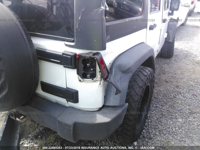 1C4BJWDG3CL244289 - 2012 JEEP WRANGLER UNLIMITE SPORT WHITE photo 6