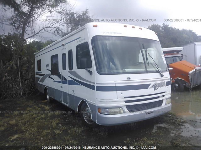 5B4KP57GX43380415 - 2004 WORKHORSE CUSTOM CHASSIS MOTORHOME CHASSIS P3500 Unknown photo 1