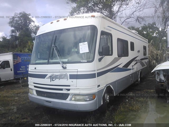5B4KP57GX43380415 - 2004 WORKHORSE CUSTOM CHASSIS MOTORHOME CHASSIS P3500 Unknown photo 2