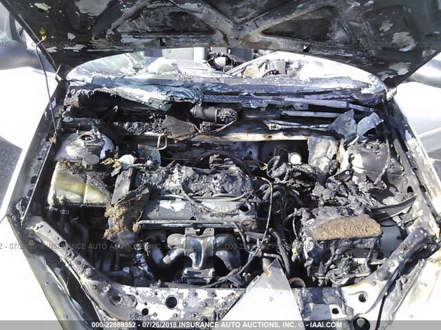 1FAFP3831YW124086 - 2000 FORD FOCUS ZTS SILVER photo 10