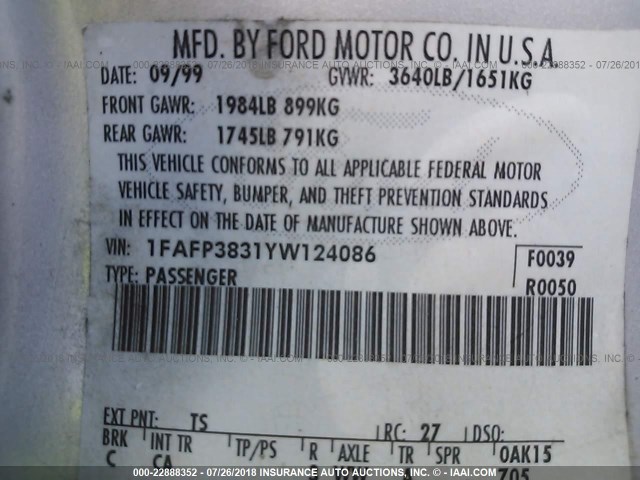 1FAFP3831YW124086 - 2000 FORD FOCUS ZTS SILVER photo 9