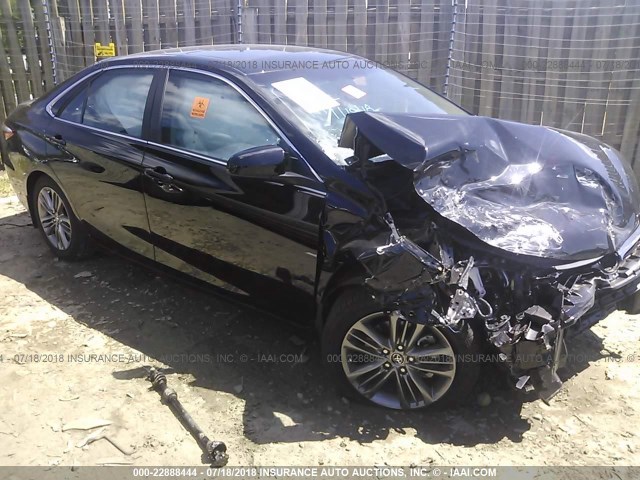 4T1BF1FK9HU440580 - 2017 TOYOTA CAMRY LE/XLE/SE/XSE 黑色 照片 1