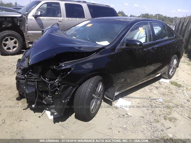 4T1BF1FK9HU440580 - 2017 TOYOTA CAMRY LE/XLE/SE/XSE 黑色 照片 2
