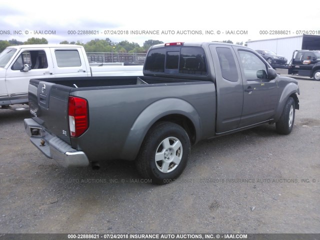 1N6AD06U05C427068 - 2005 NISSAN FRONTIER KING CAB LE/SE/OFF ROAD GRAY photo 4