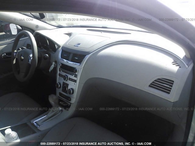 1G1ZC5EB8AF133778 - 2010 CHEVROLET MALIBU 1LT ვერცხლისფერი ფოტო 5