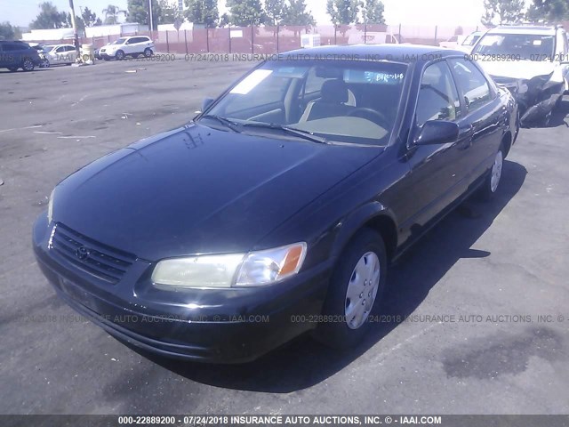 JT2BG22K3V0091070 - 1997 TOYOTA CAMRY LE/XLE 黑色 照片 2