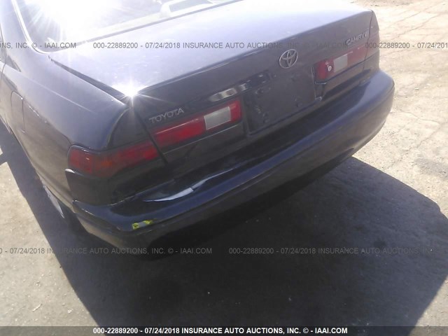 JT2BG22K3V0091070 - 1997 TOYOTA CAMRY LE/XLE 黑色 照片 6