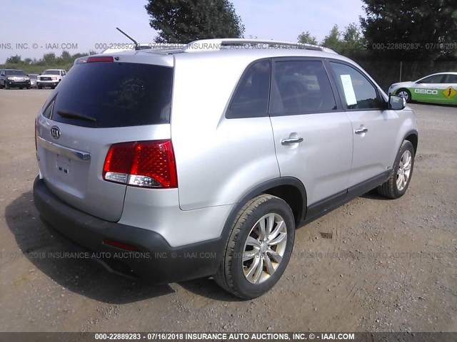 5XYKTDA2XBG176431 - 2011 KIA SORENTO LX SILVER photo 4