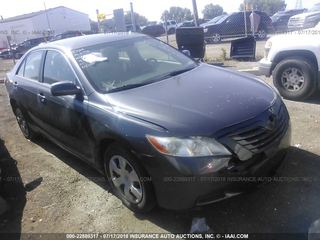 4T1BE46K27U071869 - 2007 TOYOTA CAMRY NEW GENERAT CE/LE/XLE/SE GRAY photo 1