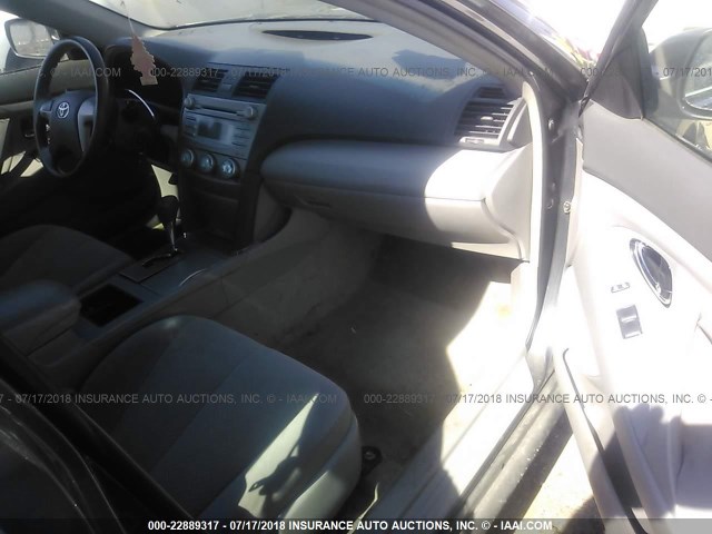4T1BE46K27U071869 - 2007 TOYOTA CAMRY NEW GENERAT CE/LE/XLE/SE GRAY photo 5