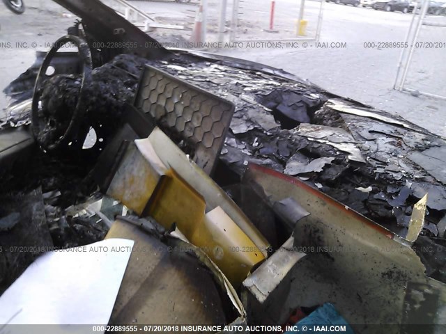 5YJ3E1EA8JF011207 - 2018 TESLA MODEL 3 ნაცრისფერი ფოტო 5