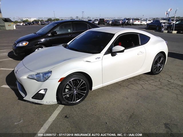 JF1ZNAA19D2703764 - 2013 TOYOTA SCION FR-S WHITE photo 2