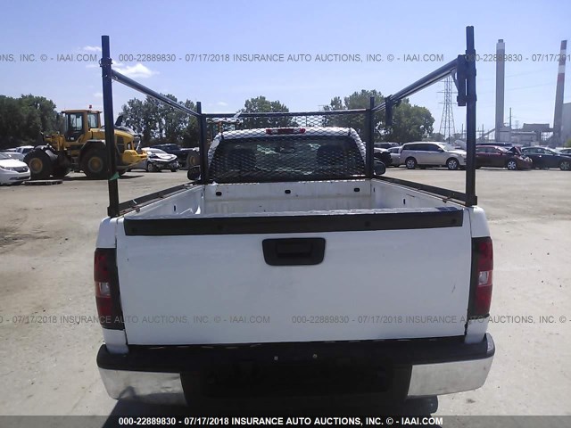 1GCEC14X67Z623140 - 2007 CHEVROLET SILVERADO C1500 CLASSIC WHITE photo 8