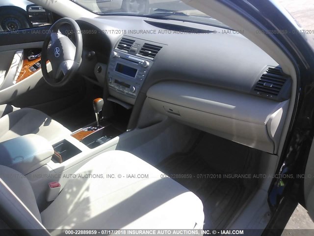 4T1BK3EK4AU105600 - 2010 TOYOTA CAMRY SE/LE/XLE შავი ფოტო 5