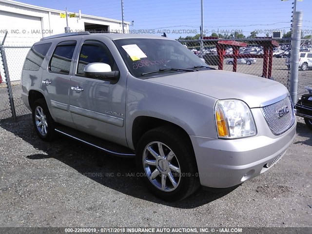 1GKFK63807J186916 - 2007 GMC YUKON DENALI SILVER photo 1